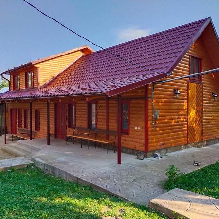 Бердо-Хауз Dilyatyn Exterior foto