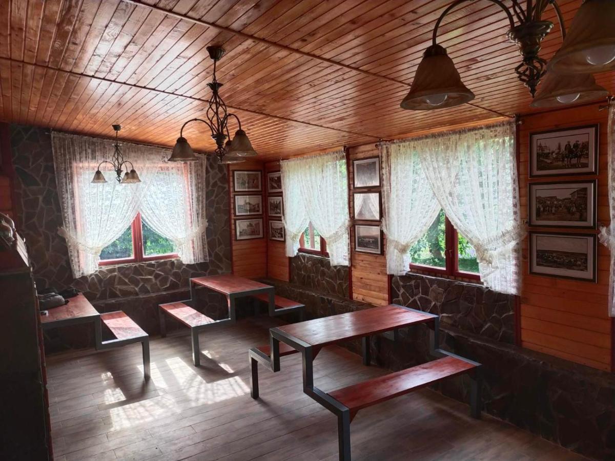 Бердо-Хауз Dilyatyn Exterior foto